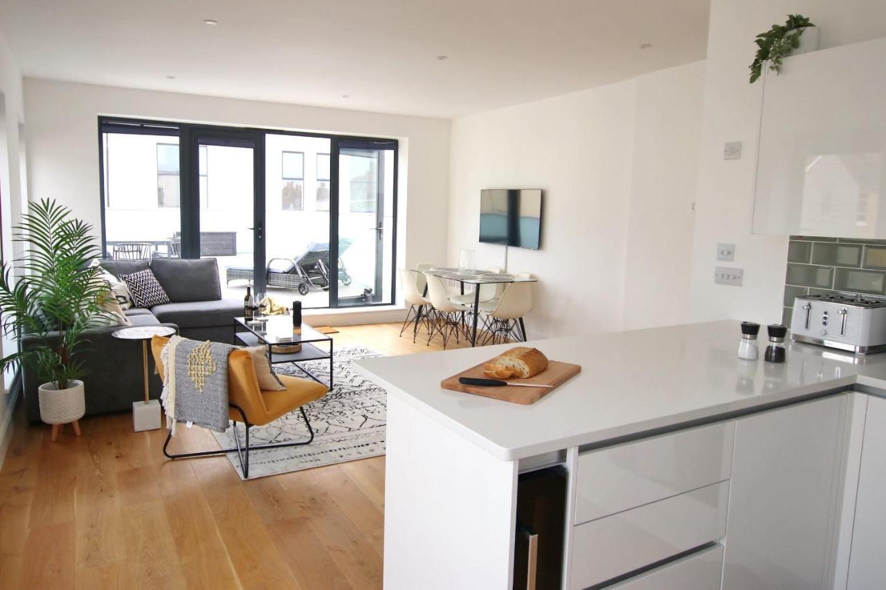Modern Home For Small Groups By Stones Throw Apartments - Free Parking - Sea View Worthing Extérieur photo