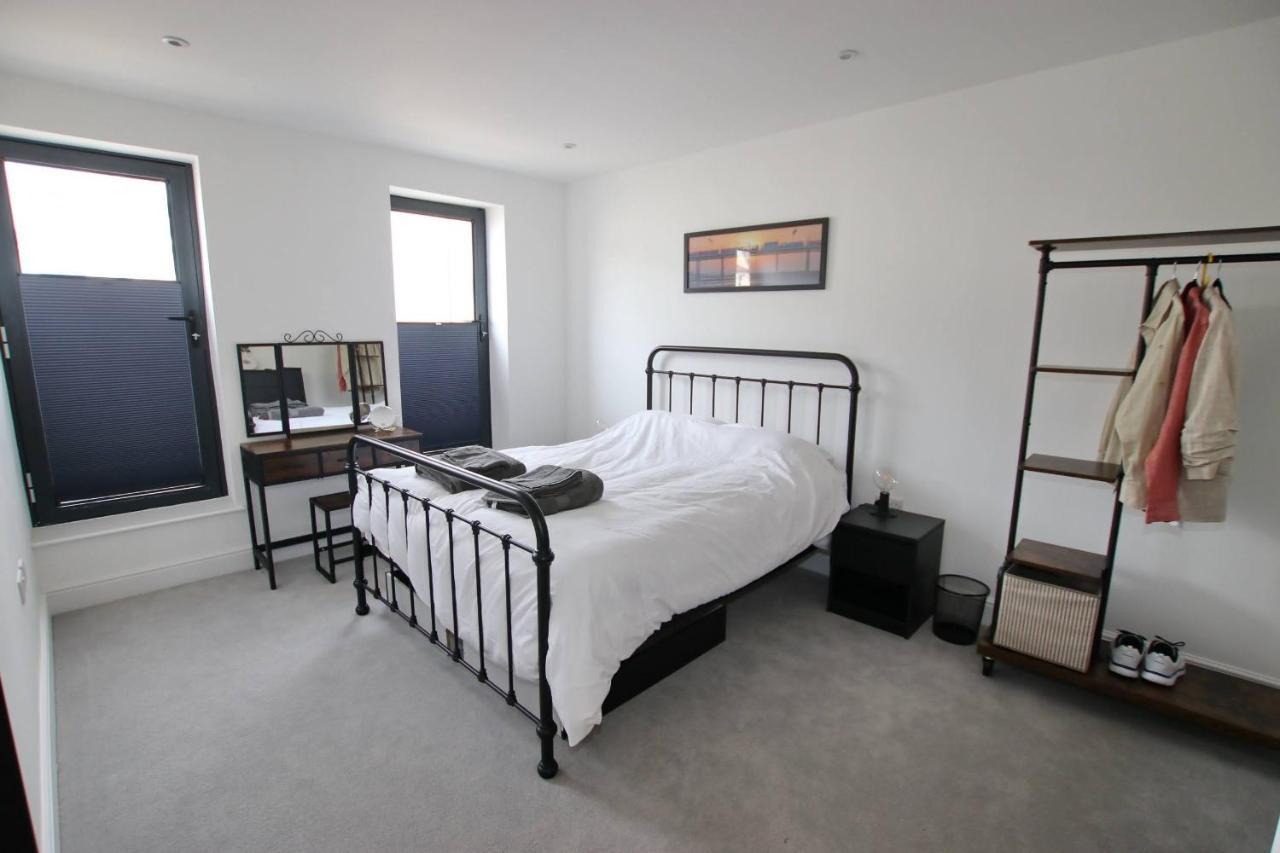 Modern Home For Small Groups By Stones Throw Apartments - Free Parking - Sea View Worthing Extérieur photo